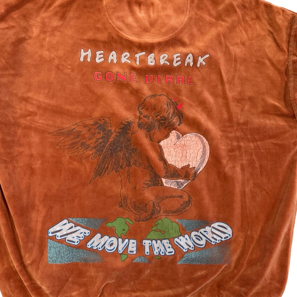 BOYS LIE HEARTBREAK GONE VIRAL VELOUR SWEATSHIRT - Picture 7 of 11